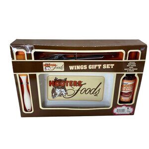 Hooters Foods Wings Gift Set With Hot Sauce Plate Tongs & Brush